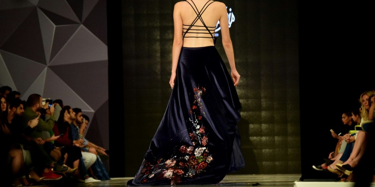 The Runway Walk: Techniques for High-Fashion and Commercial Modeling