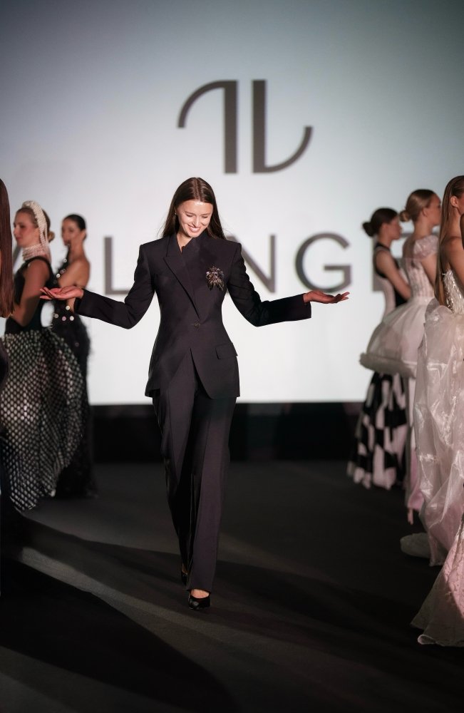 European Designer Ira Langevin Stuns Paris with the Show “The Birth of Venus”