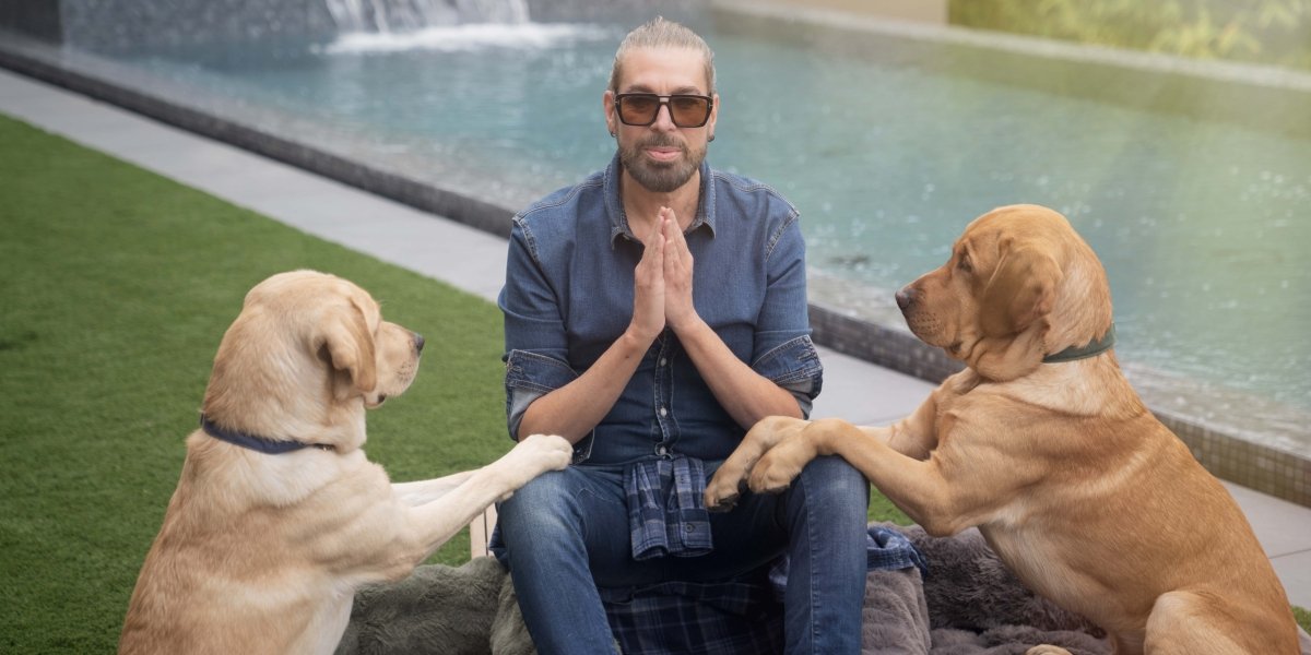 Chaz Dean's Four-Season Formula and The New Standard in Dog Beds