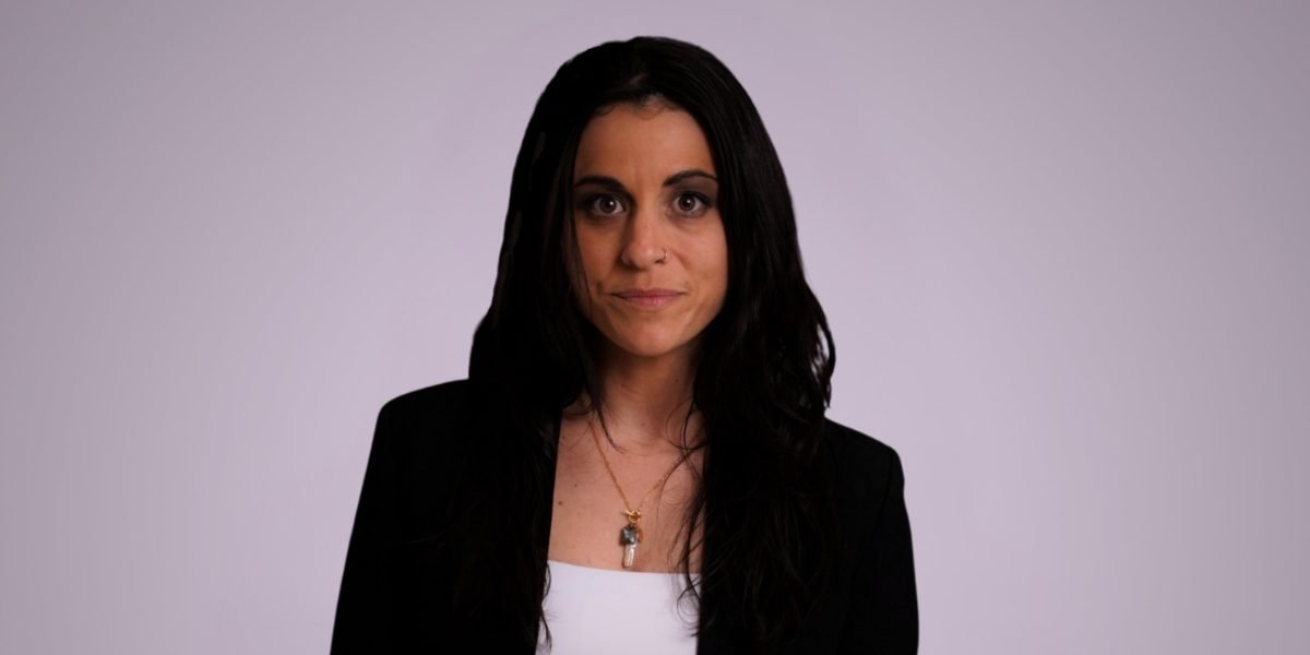 The Professional Journey of Interior Designer Lesley Ray and Her Role in Sustainable Design